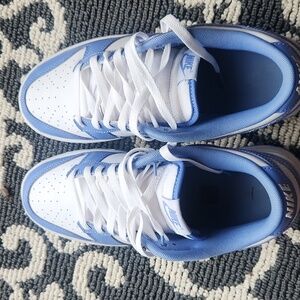 Nike dunks size 9.5